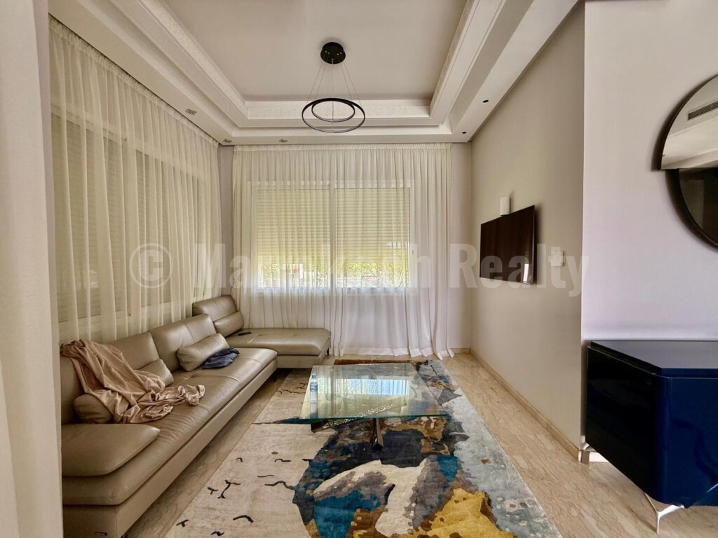 Exceptional Villa on the Golf Front with large pool