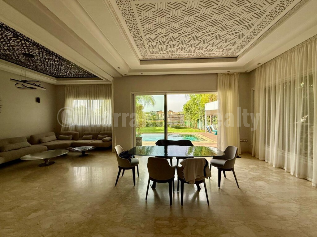 Exceptional Villa on the Golf Front with large pool