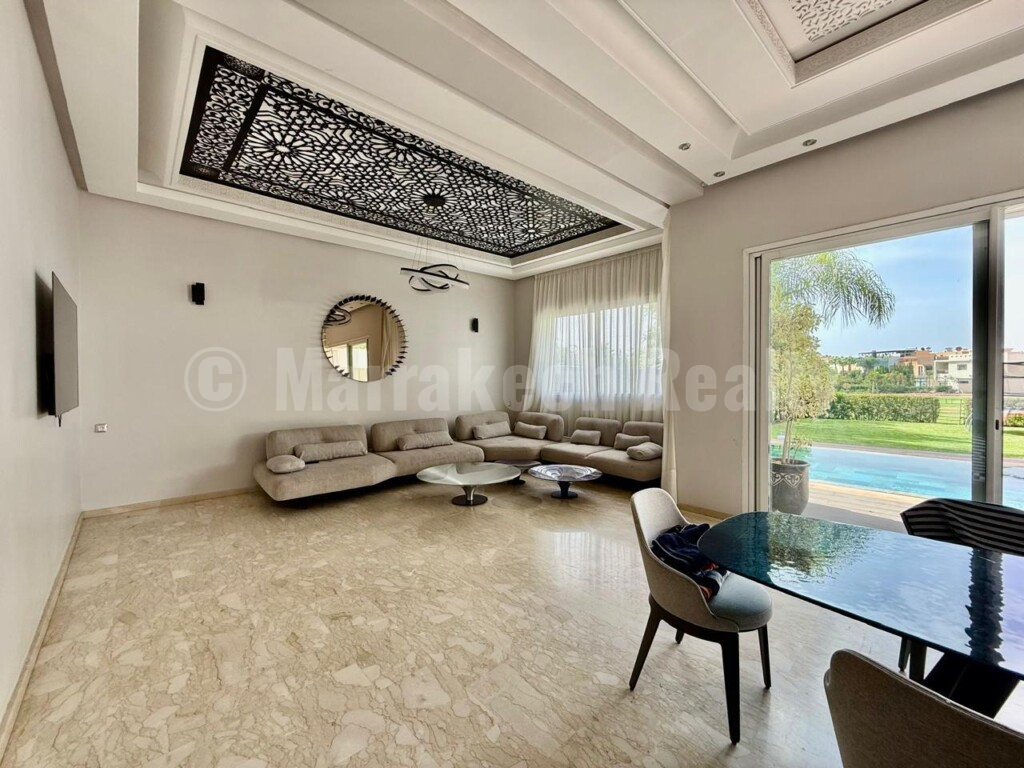 Exceptional Villa on the Golf Front with large pool