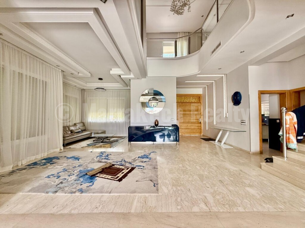 Exceptional Villa on the Golf Front with large pool