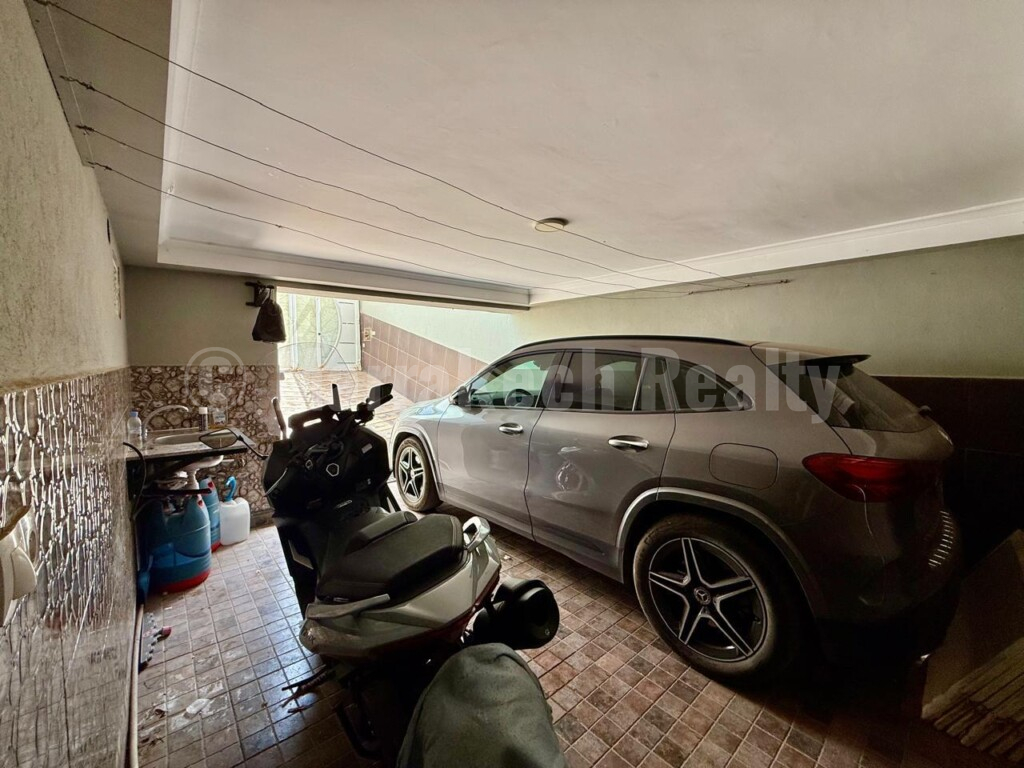 Exceptional Villa on the Golf Front with large pool