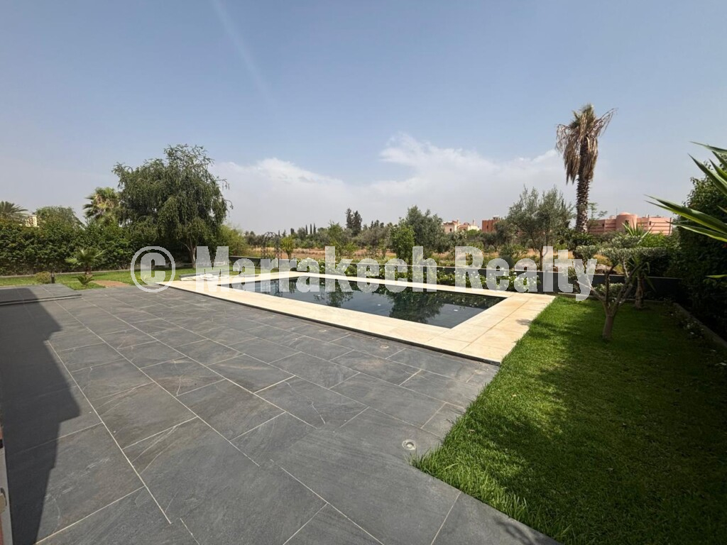 Villa moderne de 4 suites avec piscine à Amelkis