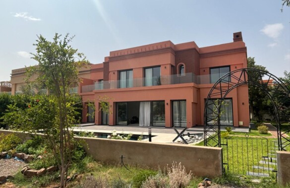 Villa moderne de 4 suites avec piscine à Amelkis