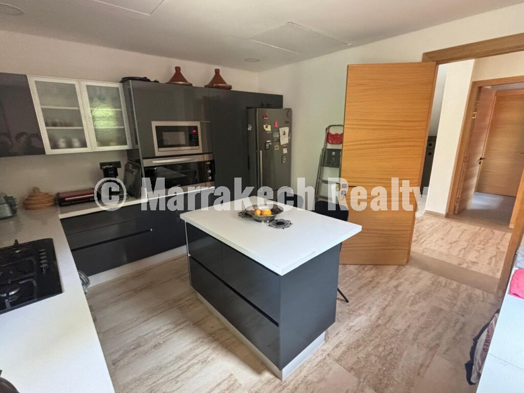 Villa moderne de 4 suites avec piscine à Amelkis