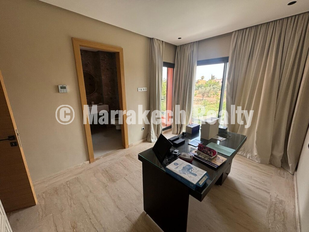 Villa moderne de 4 suites avec piscine à Amelkis