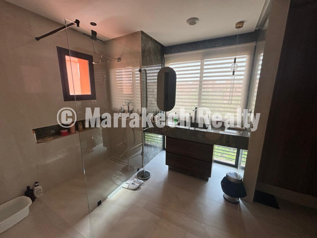 Villa moderne de 4 suites avec piscine à Amelkis