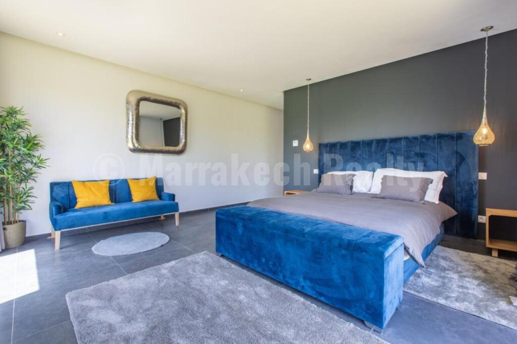 Modern Villa with Private Pool for rent long term