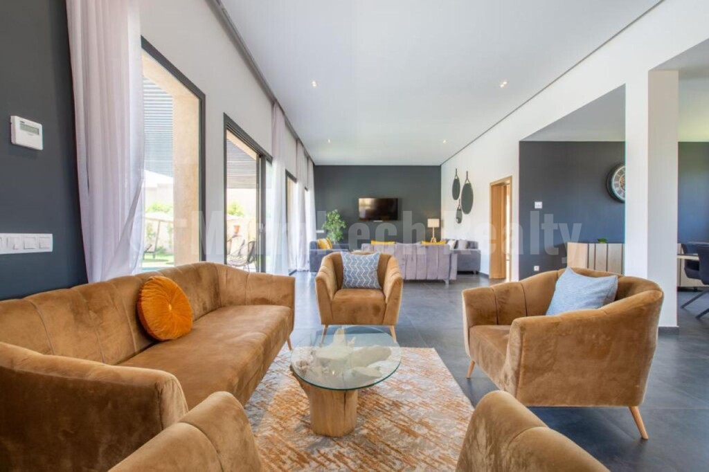 Modern Villa with Private Pool for rent long term