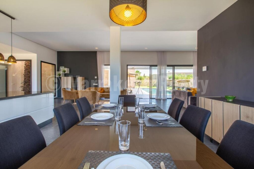 Modern Villa with Private Pool for rent long term