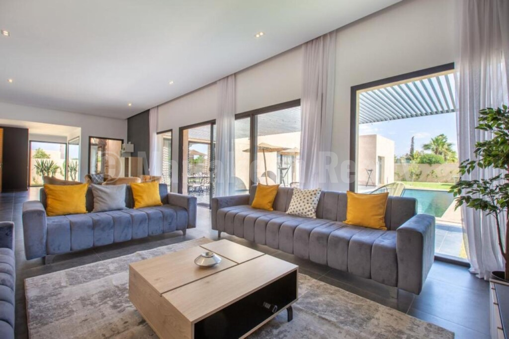 Modern Villa with Private Pool for rent long term