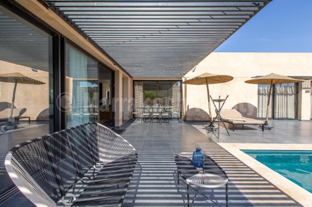 Modern Villa with Private Pool for rent long term