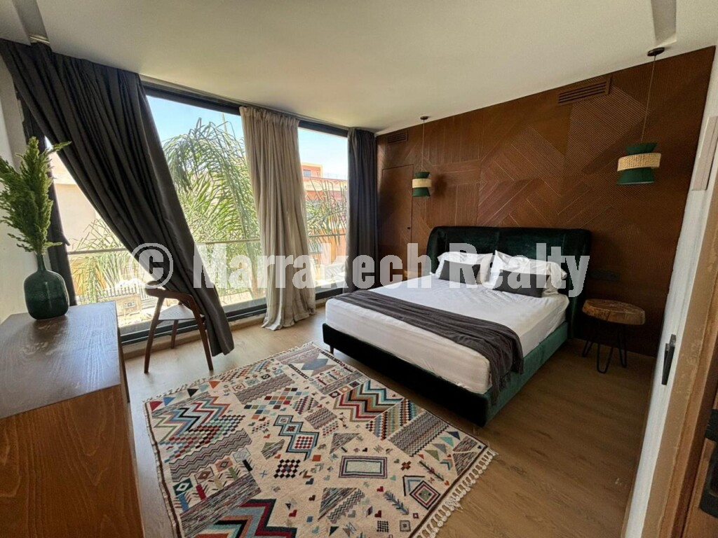 Contemporary Villa with Rooftop Terrace