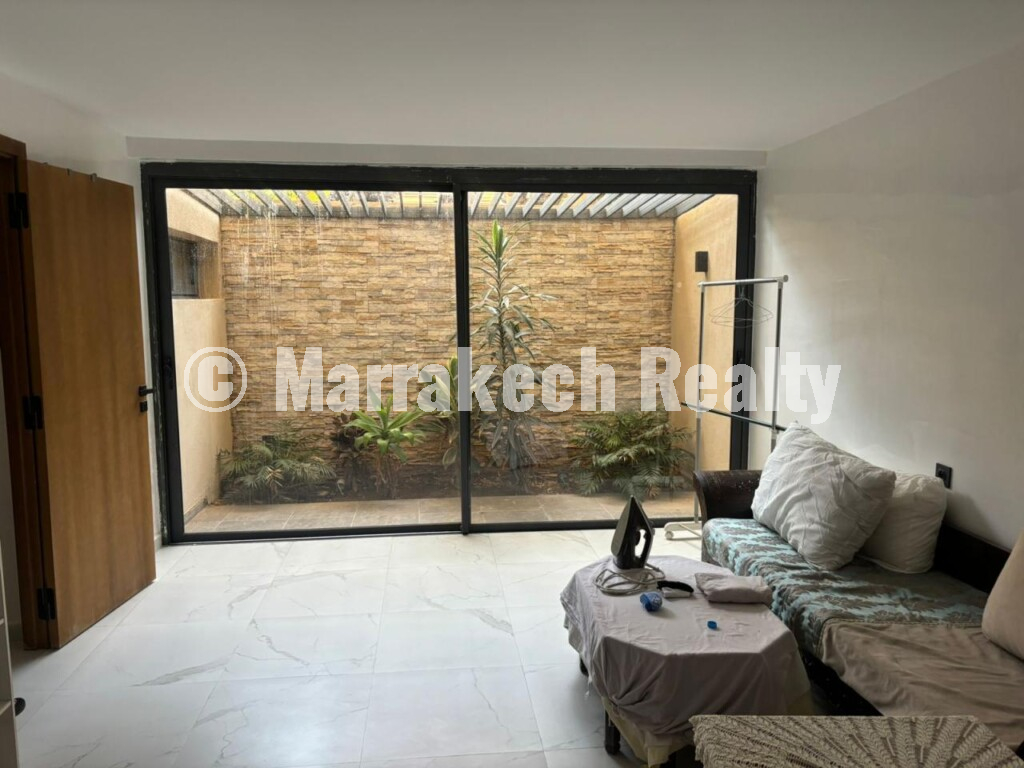 Contemporary Villa with Rooftop Terrace