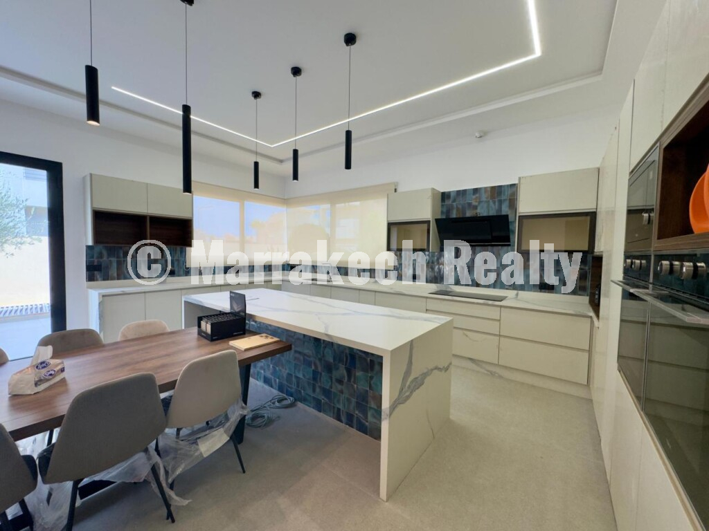 Contemporary Luxury Villa for Sale nearby Marrajech center