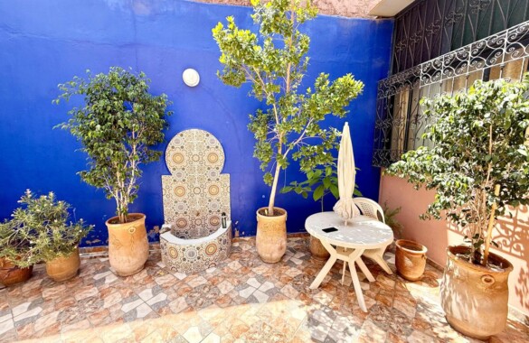 A saisir, Riad titré à rénover à Marrakech avec accès voiture devant