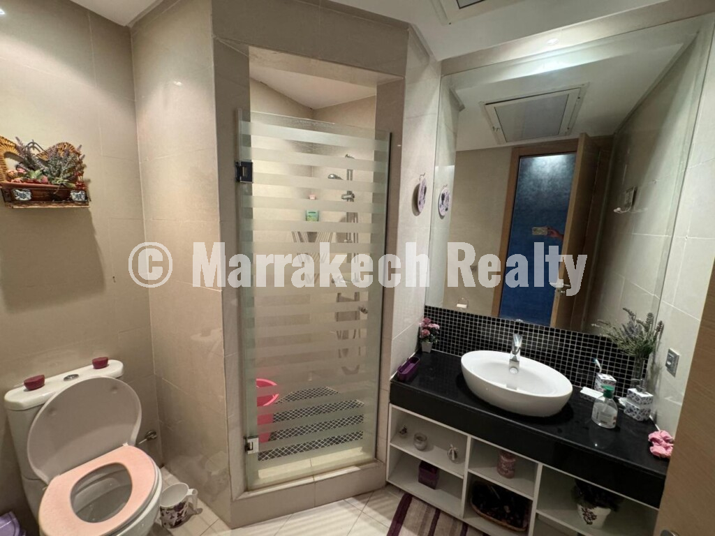 Superbe appartement meublé avec vue sur golf et piscines