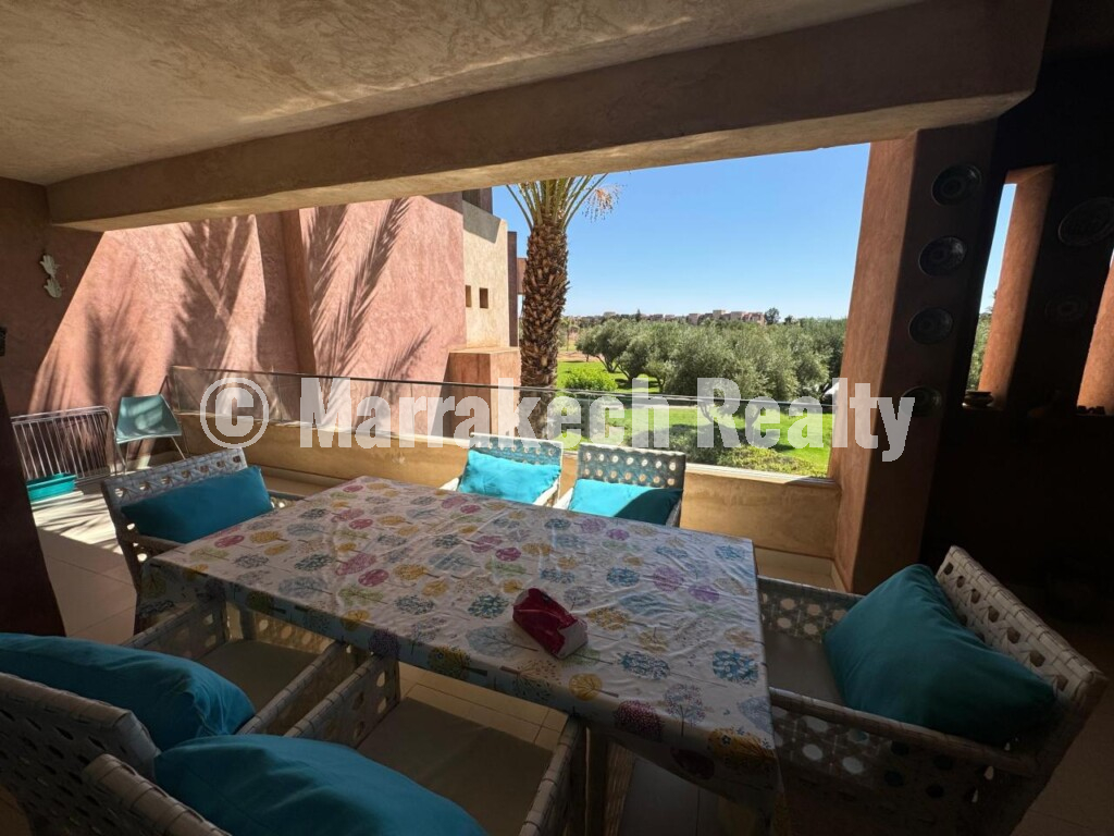 Superbe appartement meublé avec vue sur golf et piscines