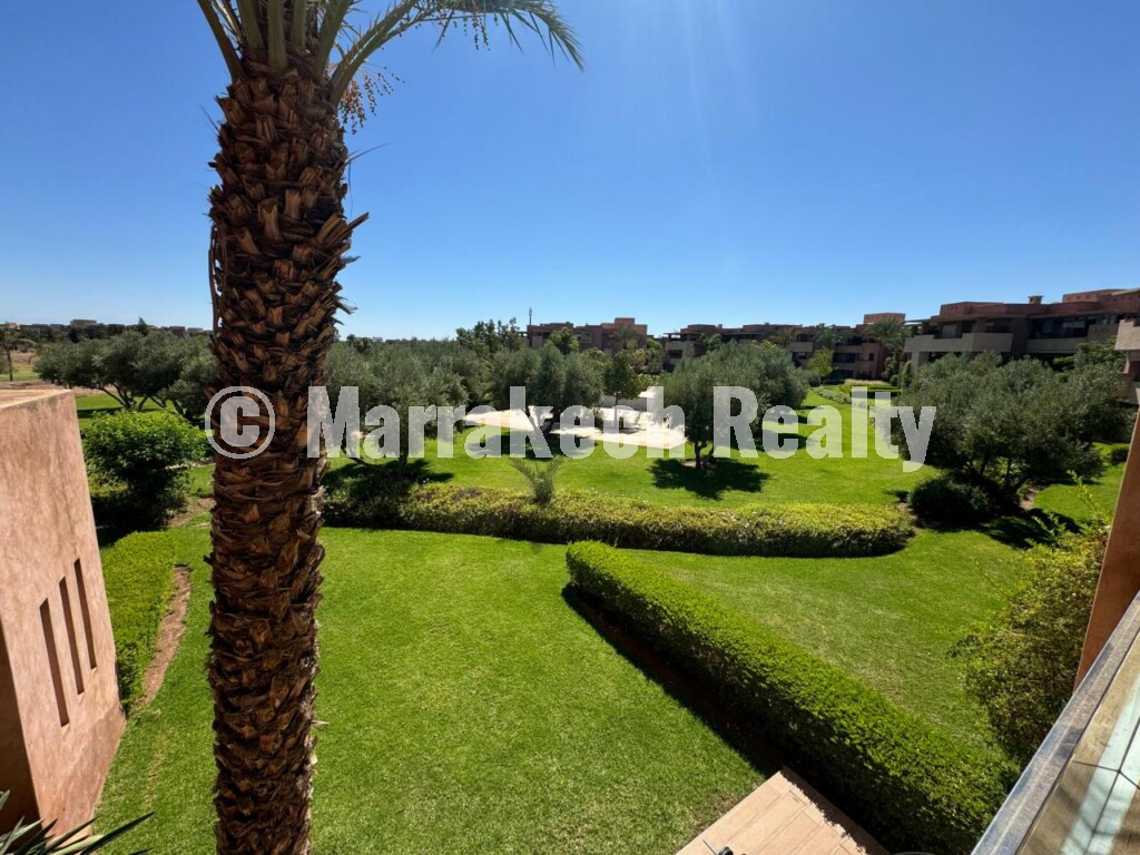 Superbe appartement meublé avec vue sur golf et piscines