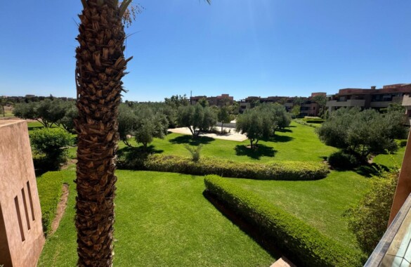 Superbe appartement meublé avec vue sur golf et piscines