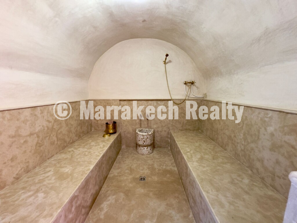 Exclusivité : Riad authentique de 7 chambres avec piscine chauffée et hammam