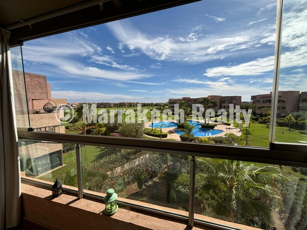 Appartement de standing avec vue sur golf et Atlas