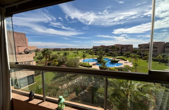 Appartement de standing avec vue sur golf et Atlas
