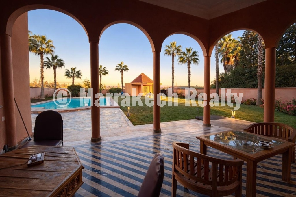 Villa De Prestige À l’Architecture Marocaine Authentique