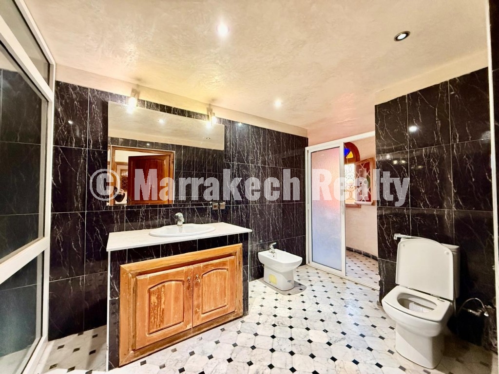Villa De Prestige À l’Architecture Marocaine Authentique