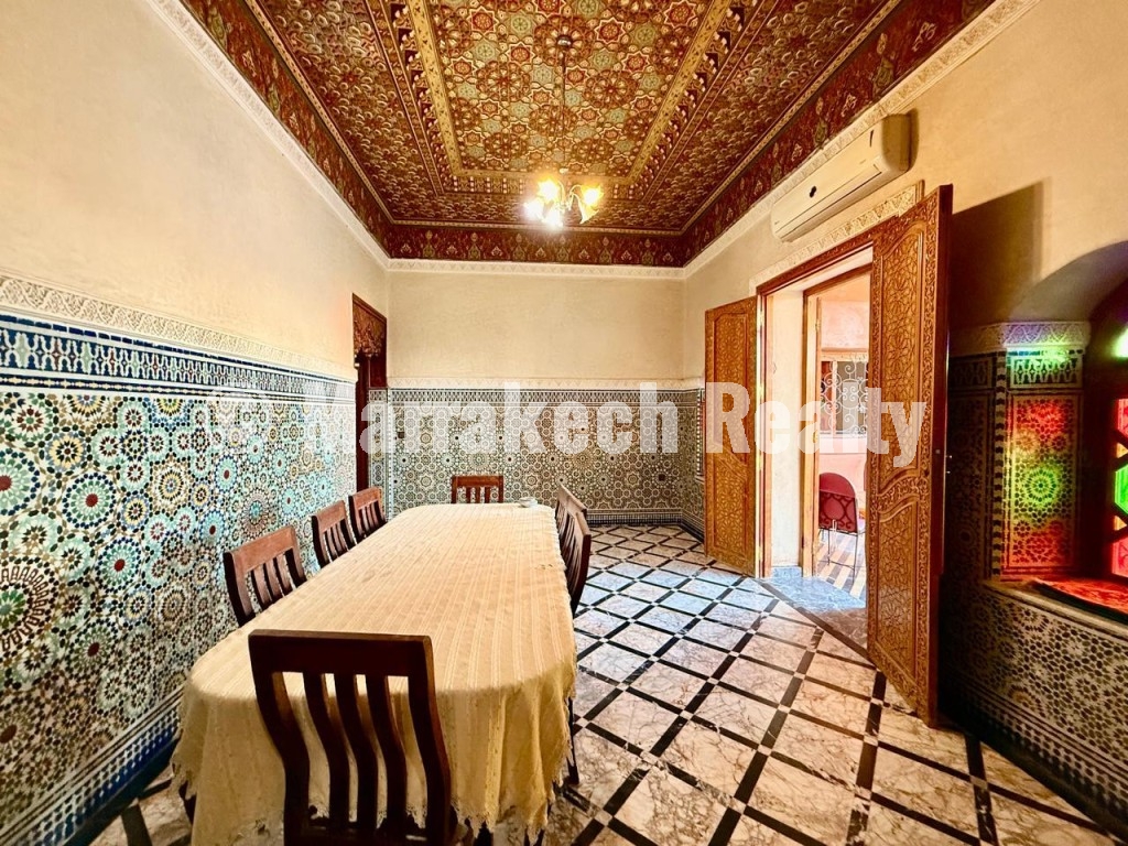Villa De Prestige À l’Architecture Marocaine Authentique