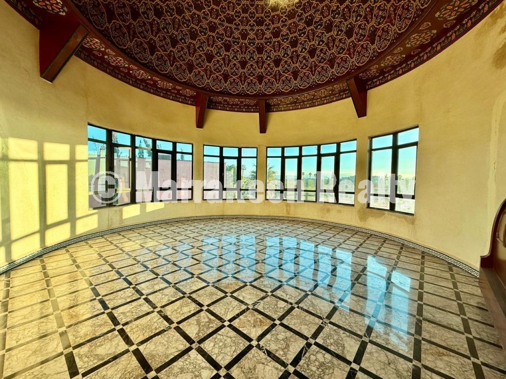 Villa De Prestige À l’Architecture Marocaine Authentique