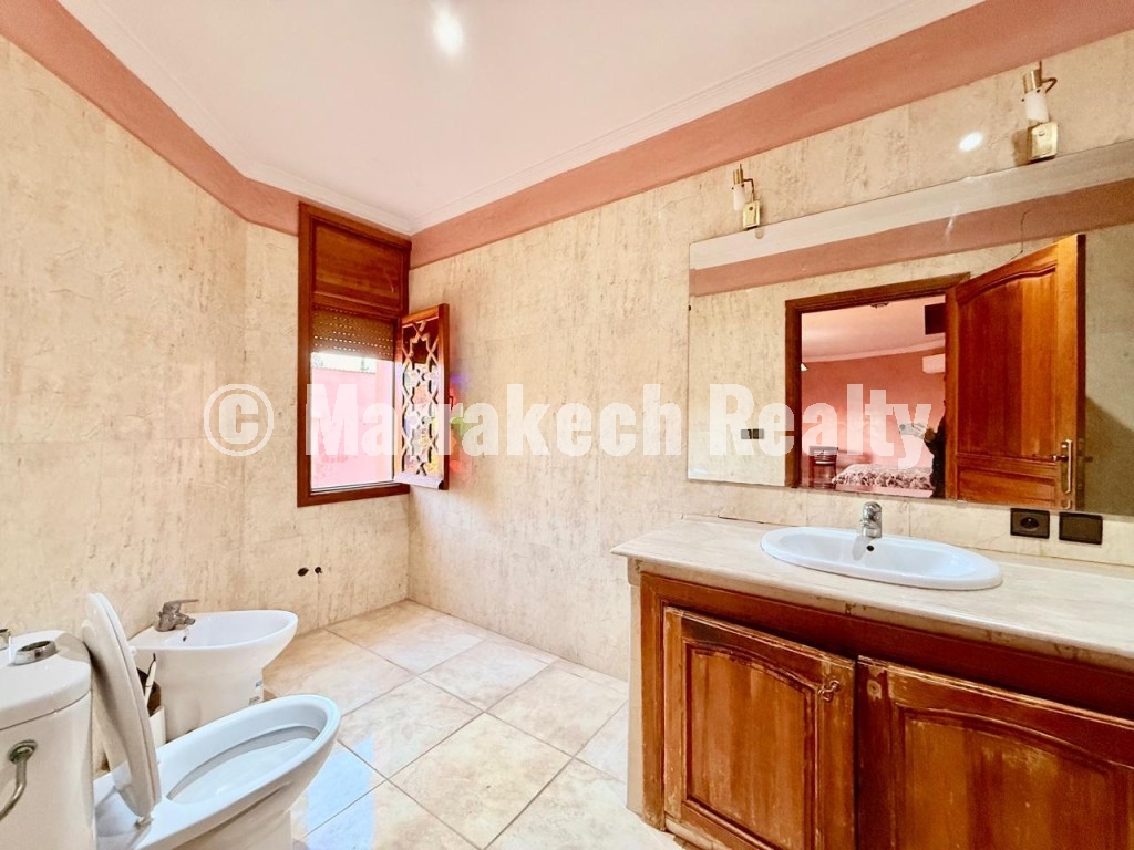 Villa De Prestige À l’Architecture Marocaine Authentique