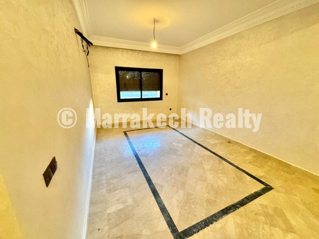 Unfurnished 1-bedroom apartment for rent