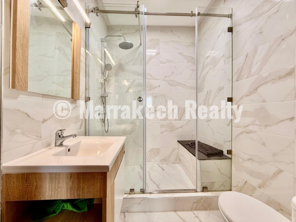 Apartment for Sale in Guéliz Centre, Top Floor with Private Rooftop