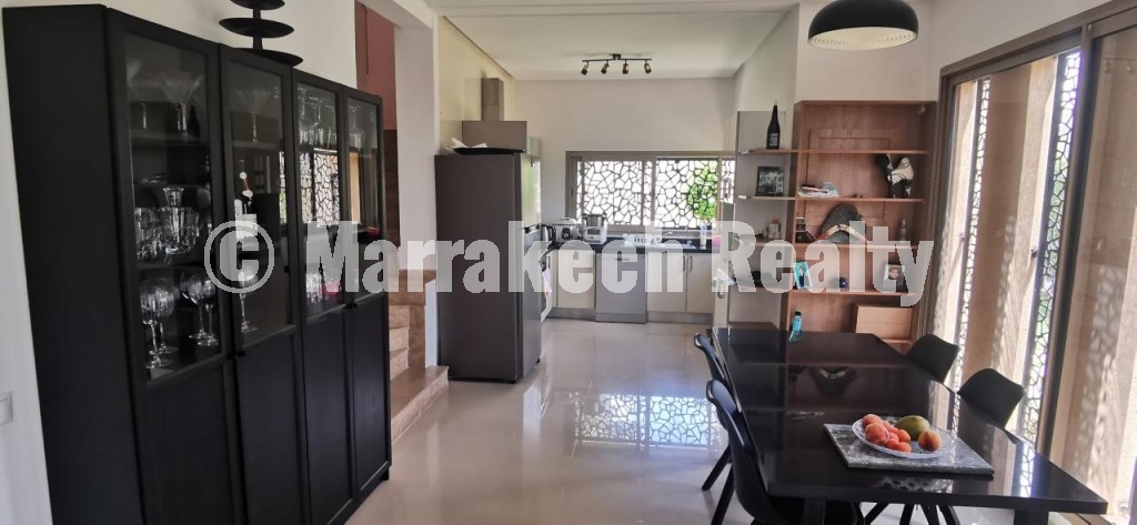 Villa 5 chambres à louer non meublée sur route de casa