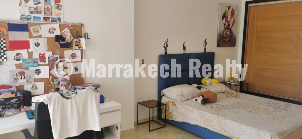 Villa 5 chambres à louer non meublée sur route de casa