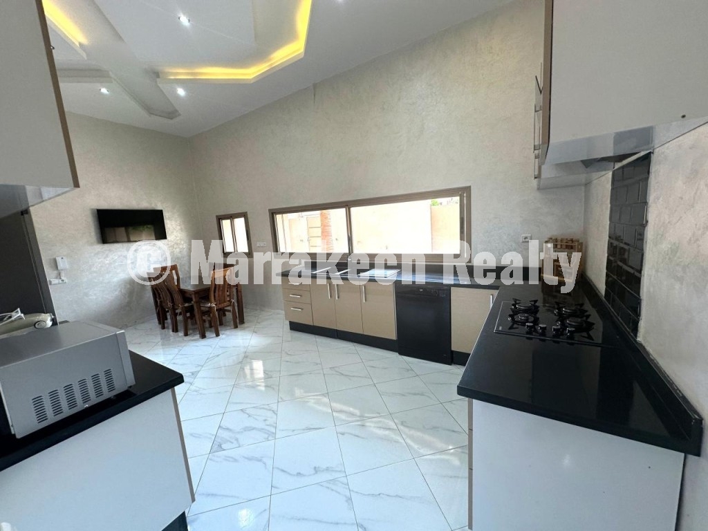 Villa 4 chambres à louer à Targa