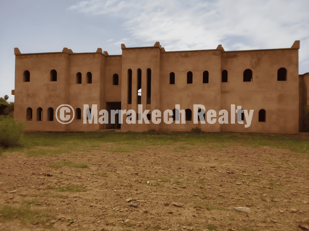 Villa d’Hôtes semi-finie sur 1 Hectare – Route de l’Ourika