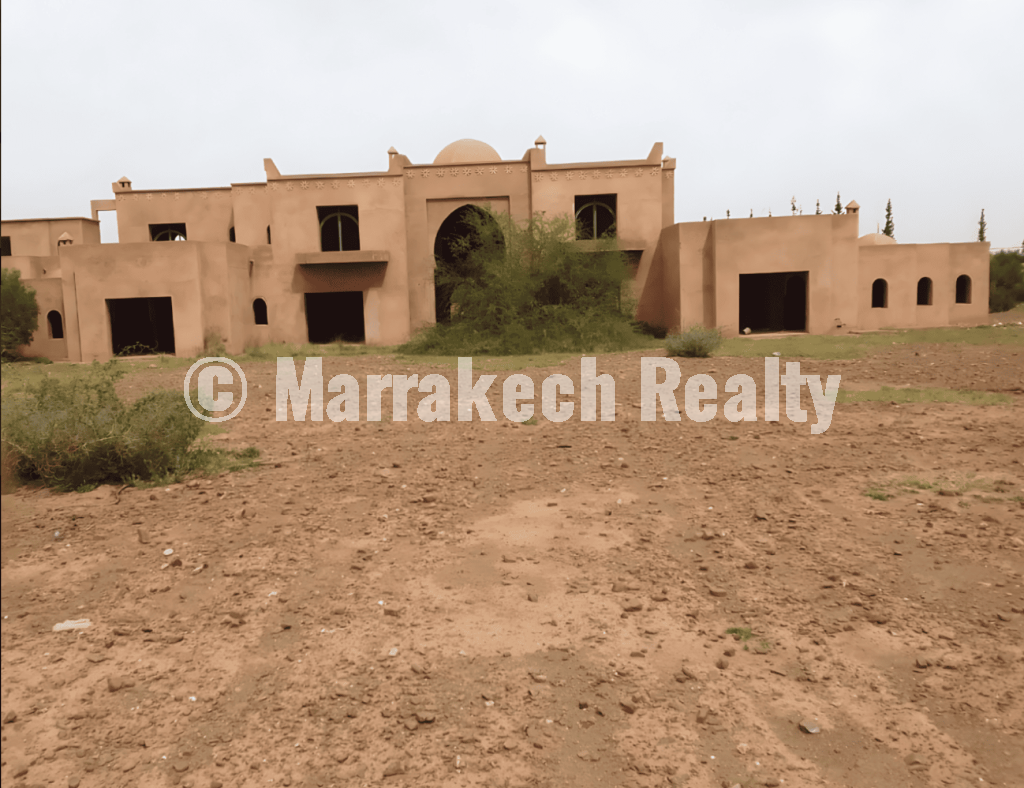 Villa d’Hôtes semi-finie sur 1 Hectare – Route de l’Ourika