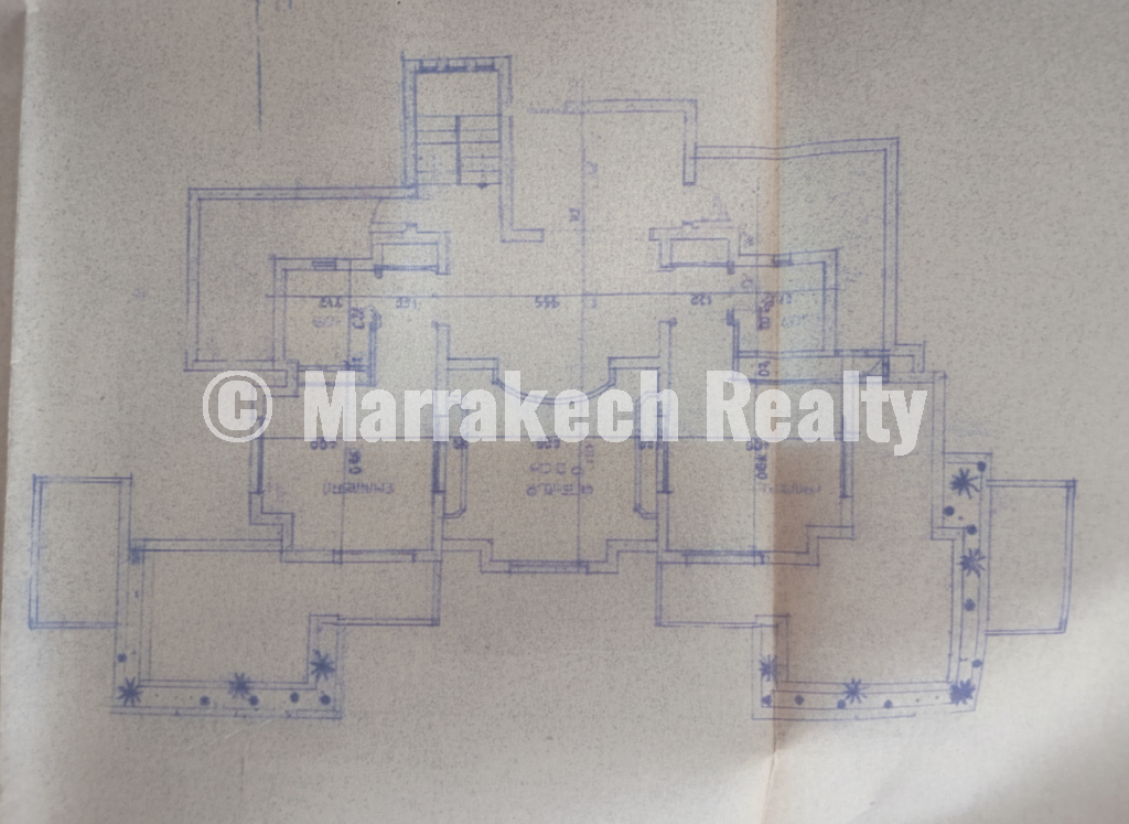 Villa d’Hôtes semi-finie sur 1 Hectare – Route de l’Ourika