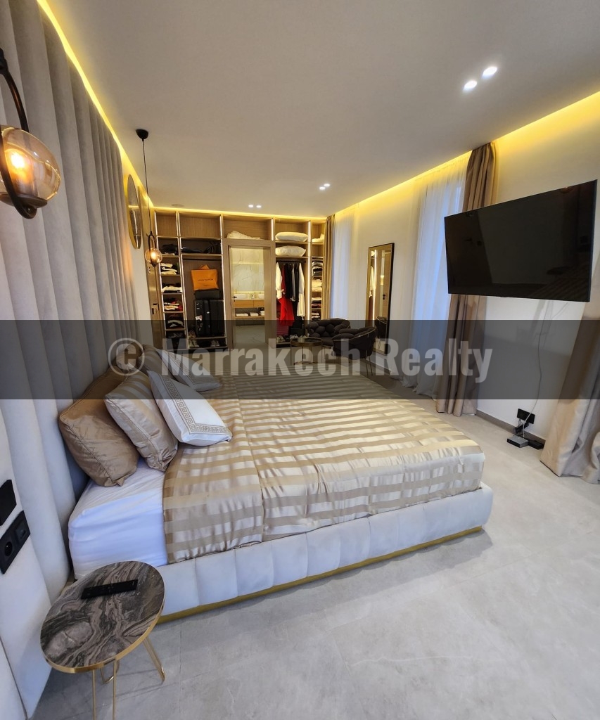 Luxury Modern Villa for Rent – Heated Pool and Spa