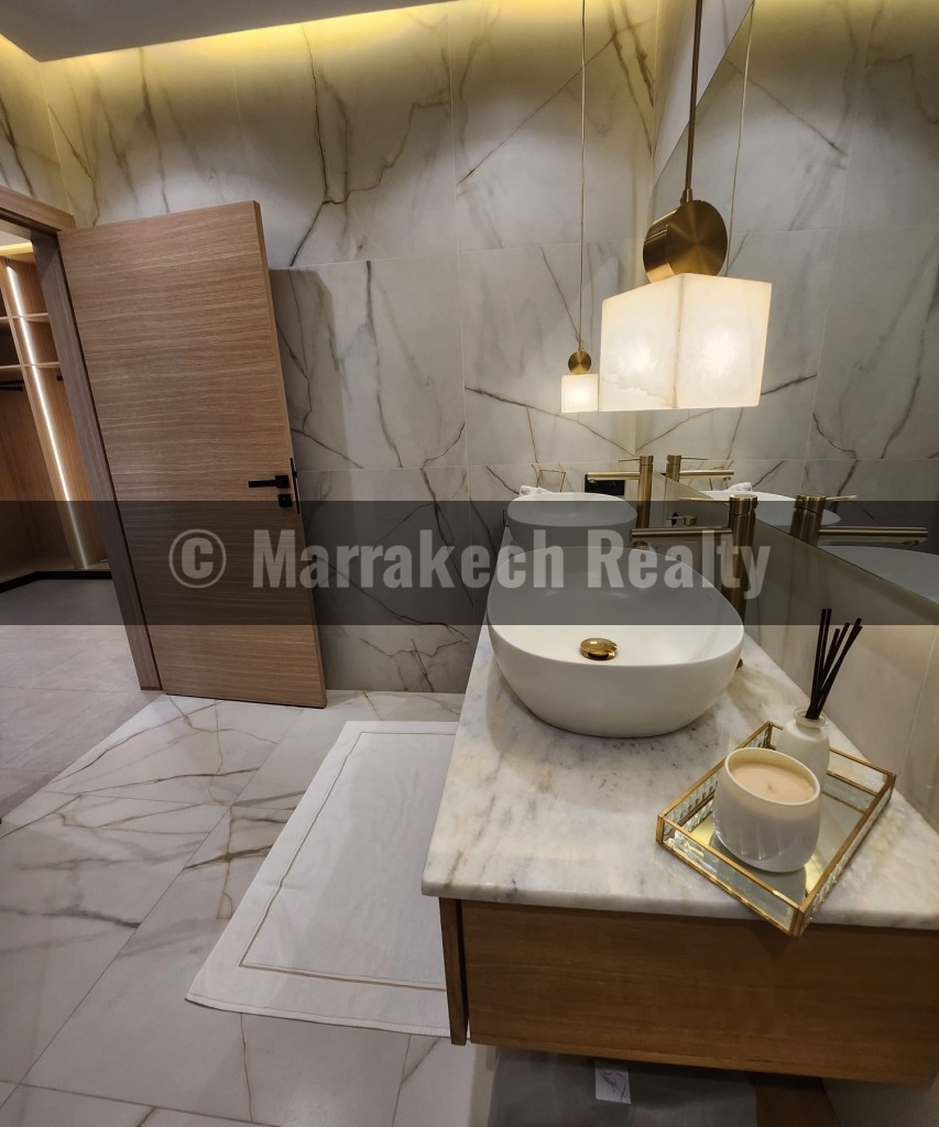 Luxury Modern Villa for Rent – Heated Pool and Spa