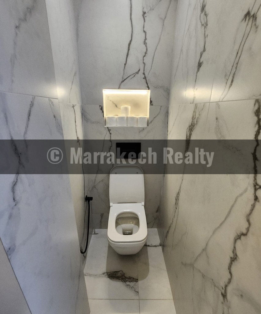 Luxury Modern Villa for Rent – Heated Pool and Spa