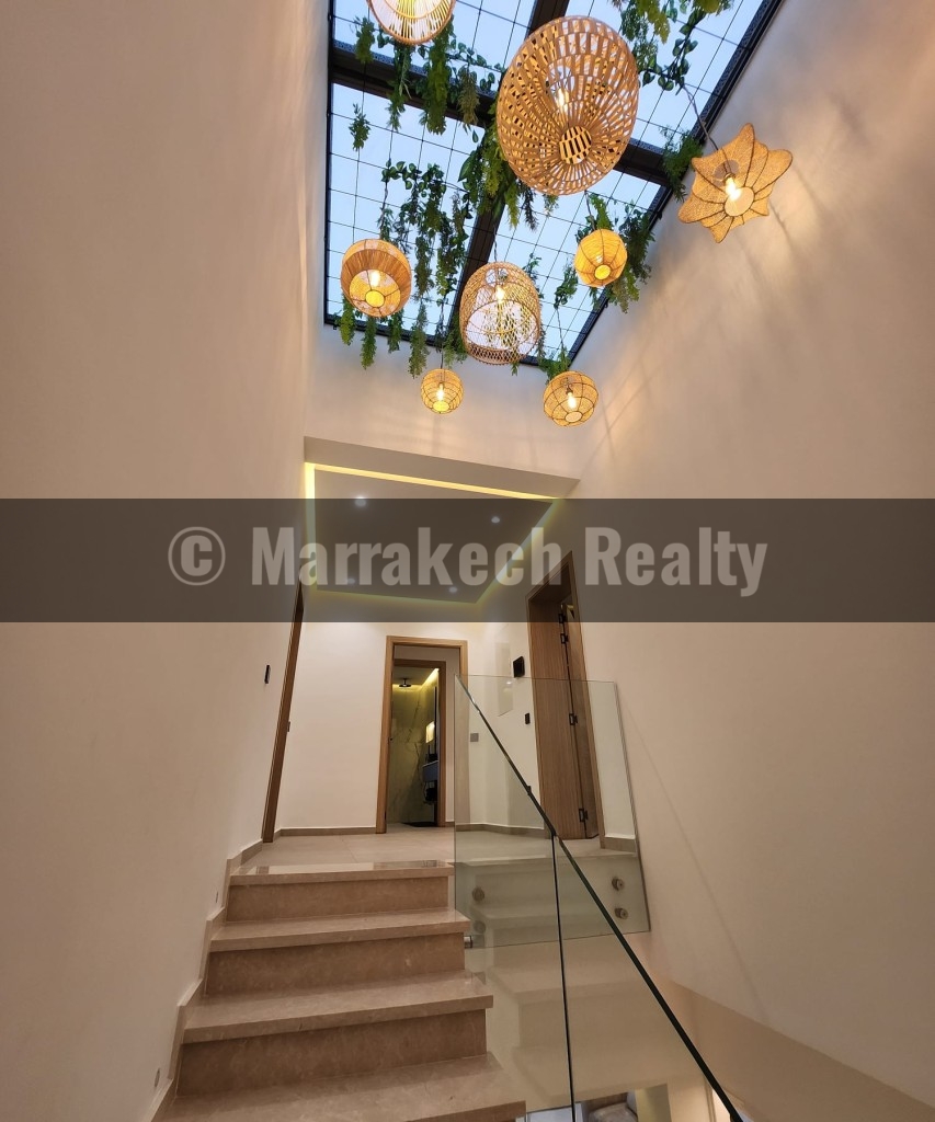 Luxury Modern Villa for Rent – Heated Pool and Spa