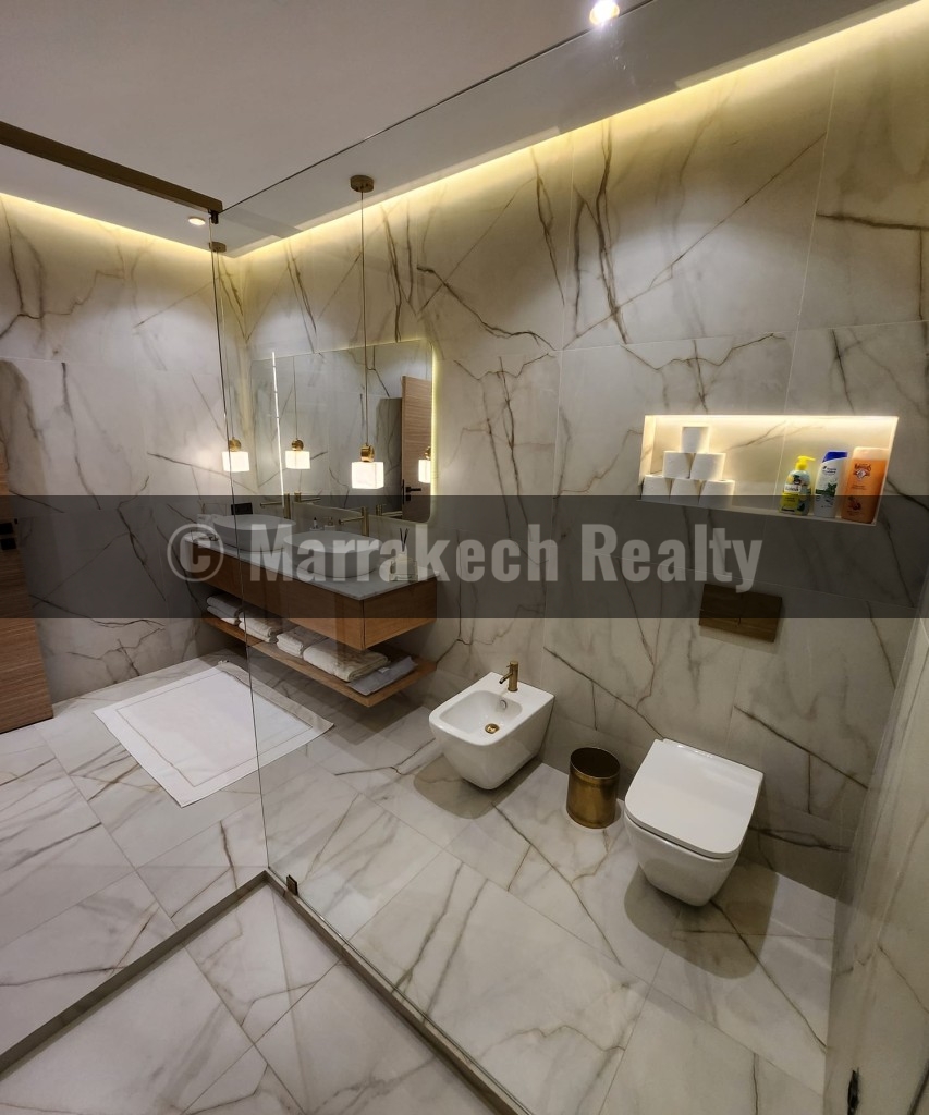 Luxury Modern Villa for Rent – Heated Pool and Spa