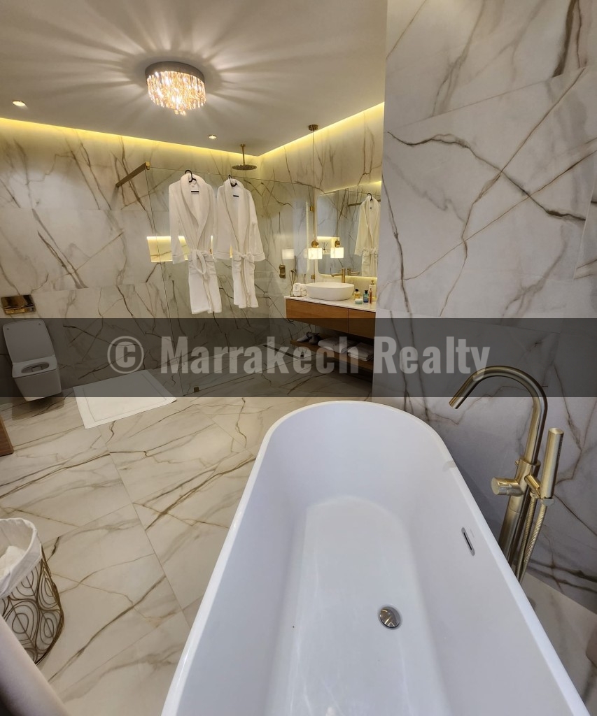 Luxury Modern Villa for Rent – Heated Pool and Spa