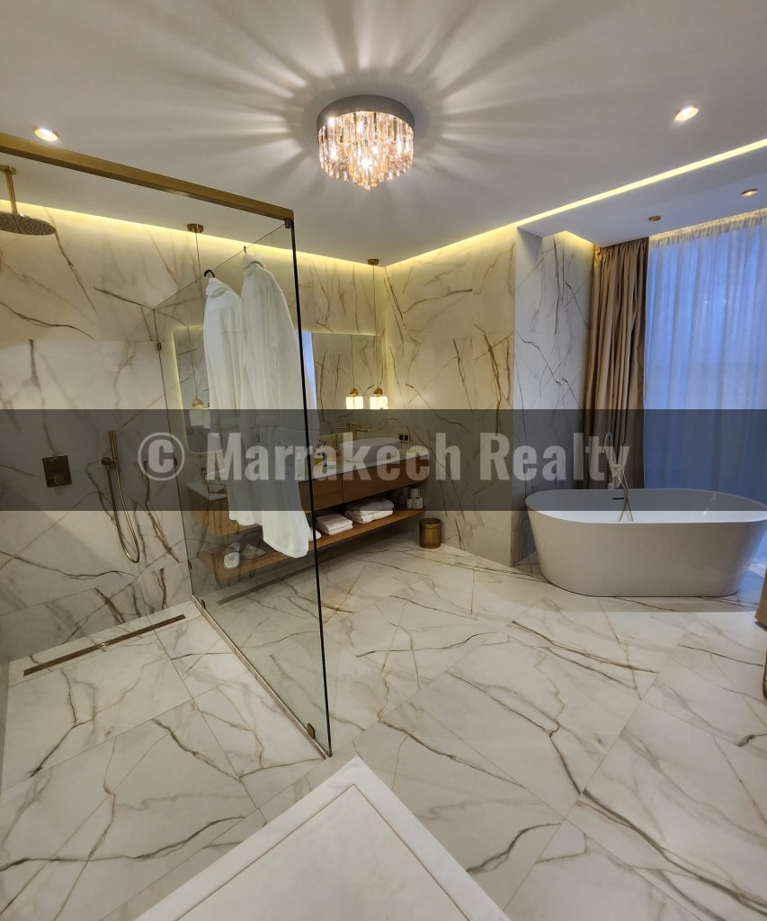 Luxury Modern Villa for Rent – Heated Pool and Spa