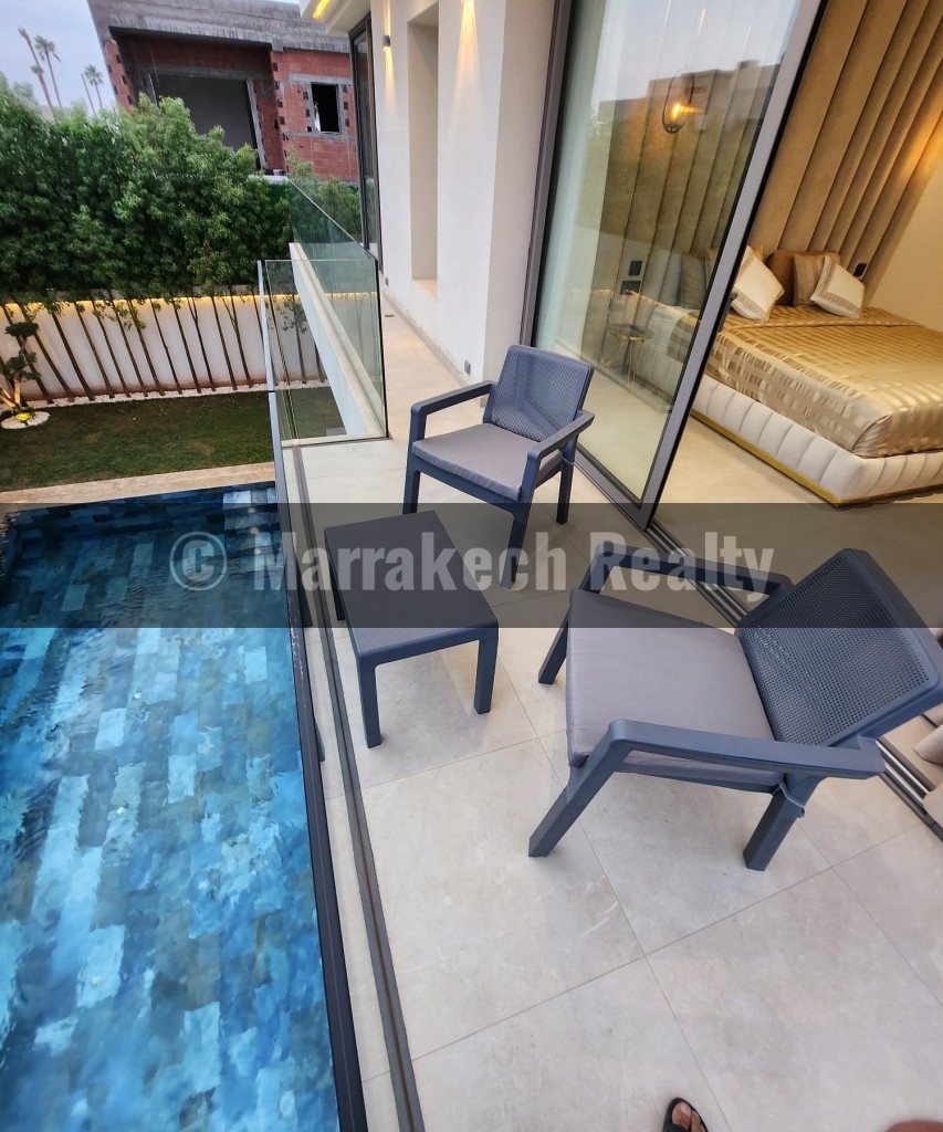 Luxury Modern Villa for Rent – Heated Pool and Spa