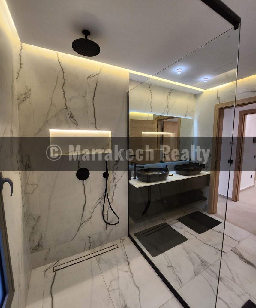 Luxury Modern Villa for Rent – Heated Pool and Spa