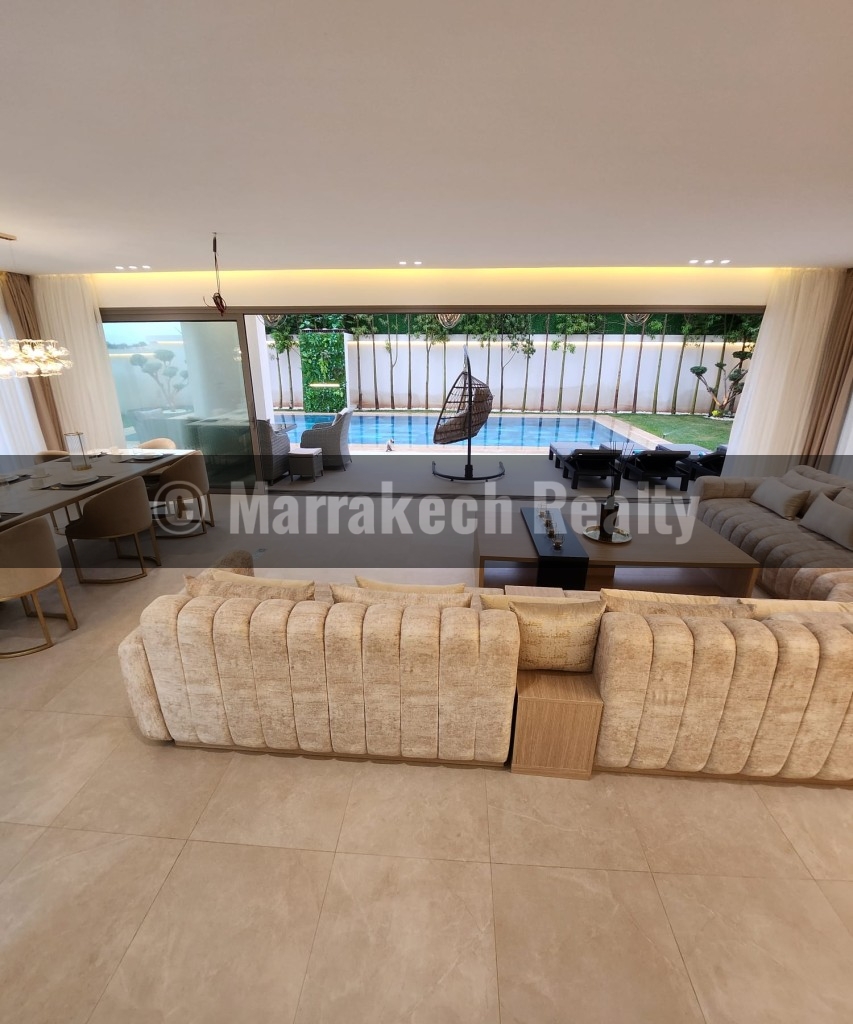 Luxury Modern Villa for Rent – Heated Pool and Spa