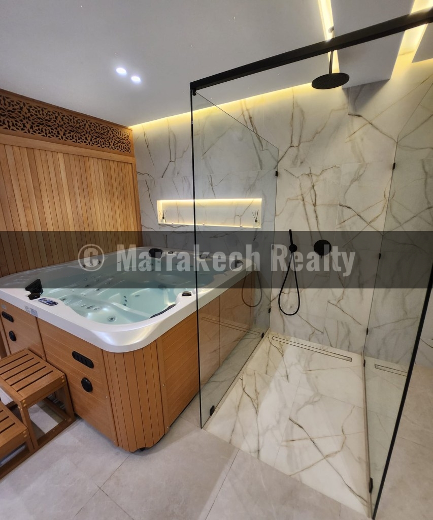 Luxury Modern Villa for Rent – Heated Pool and Spa